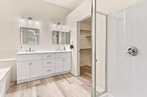 Bath - 567 Whitney Ct, Tracy, CA 95377 photo 1 of 4
