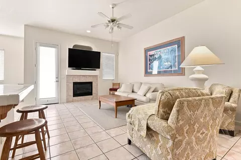 Living - 567 Whitney Ct, Tracy, CA 95377 photo 1 of 2