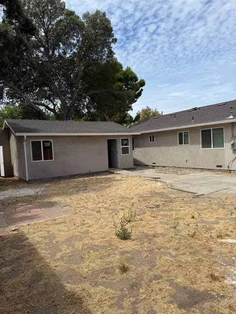 Exterior - 2346 Hackberry St, Stockton, CA 95205 photo 5 of 7