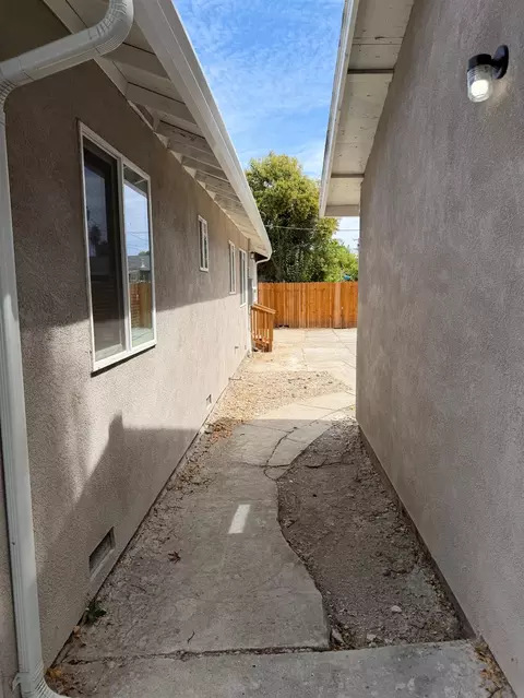 Exterior - 2346 Hackberry St, Stockton, CA 95205 photo 6 of 7