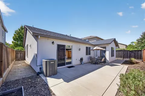 Exterior - 4204 Ivory Ln, Turlock, CA 95382 photo 7 of 9