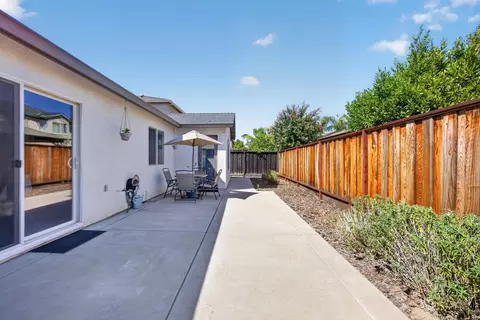 Exterior - 4204 Ivory Ln, Turlock, CA 95382 photo 8 of 9