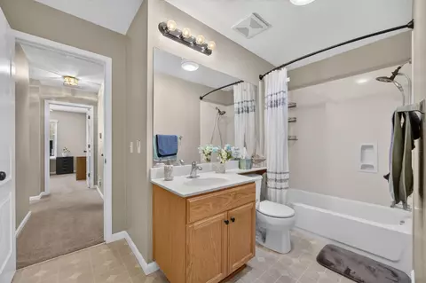 Bath - 4204 Ivory Ln, Turlock, CA 95382 photo 1 of 5
