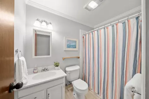 Bath - 330 Gregory Way, Colfax, CA 95713 photo 2 of 6