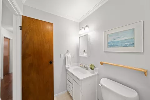 Bath - 330 Gregory Way, Colfax, CA 95713 photo 3 of 6