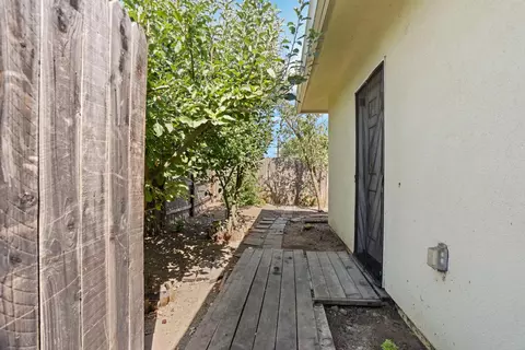 Exterior - 517 Daisy Ave, Lodi, CA 95240 photo 14 of 16