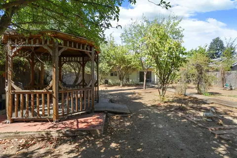 Exterior - 517 Daisy Ave, Lodi, CA 95240 photo 9 of 16