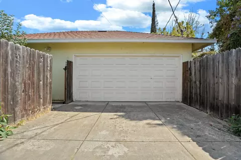 Exterior - 517 Daisy Ave, Lodi, CA 95240 photo 15 of 16