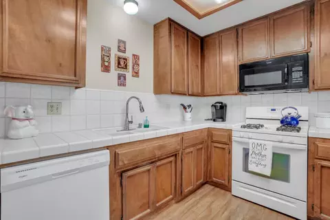 Kitchen - 1301 Windsor, Turlock, CA 95380 photo 4 of 5