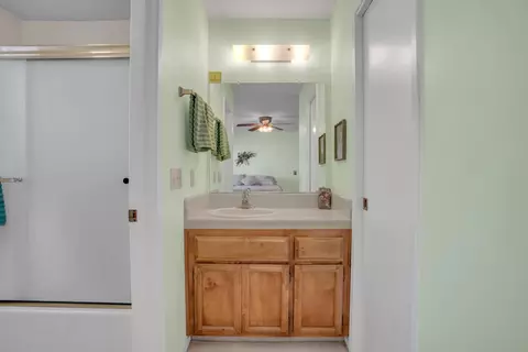 Bath - 1301 Windsor, Turlock, CA 95380 photo 2 of 3