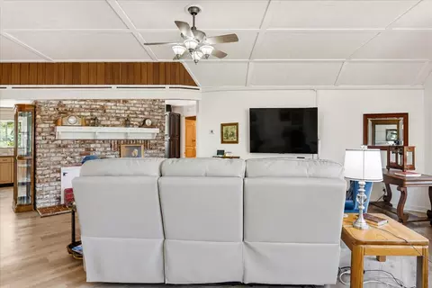 Living - 10096 Elder Dr, Grass Valley, CA 95949 photo 2 of 3