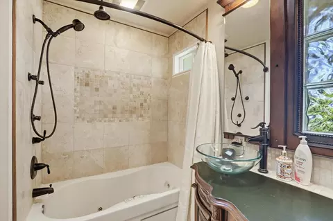 Bath - 10096 Elder Dr, Grass Valley, CA 95949 photo 4 of 4