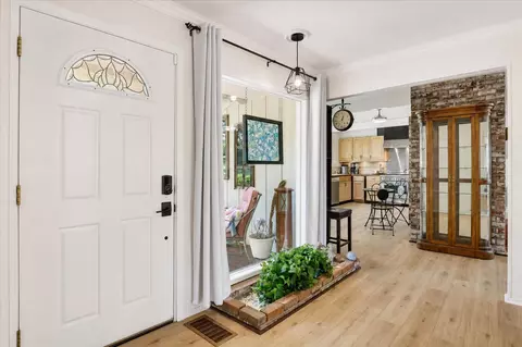 Entry Way - 10096 Elder Dr, Grass Valley, CA 95949 photo 1 of 6
