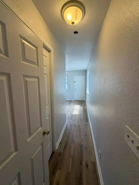 Entry Way - 470 Second St, Gustine, CA 95322 photo 6 of 7