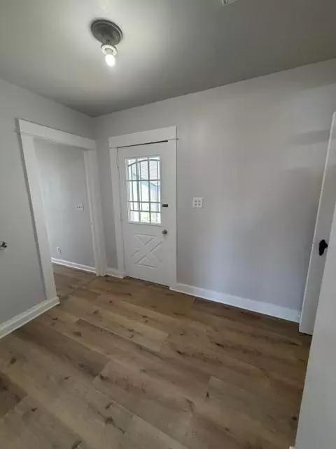 Entry Way - 470 Second St, Gustine, CA 95322 photo 4 of 7