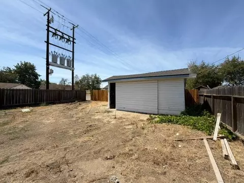 Exterior - 470 Second St, Gustine, CA 95322 photo 16 of 17