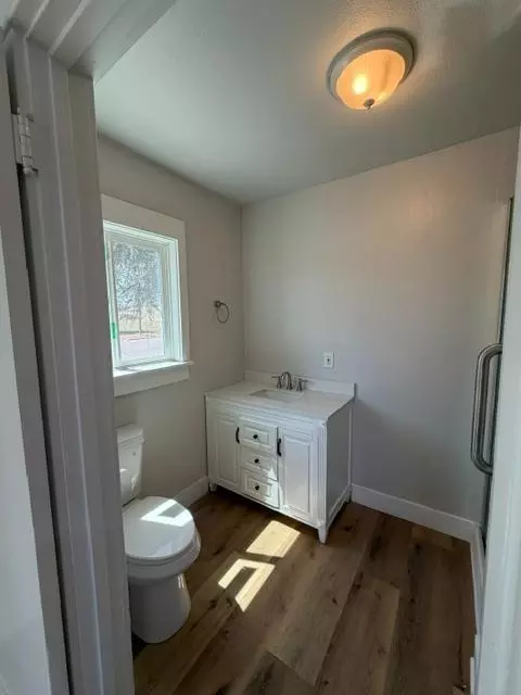 Bath - 470 Second St, Gustine, CA 95322 photo 5 of 12