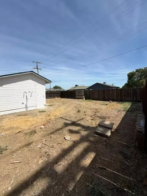 Exterior - 470 Second St, Gustine, CA 95322 photo 12 of 17
