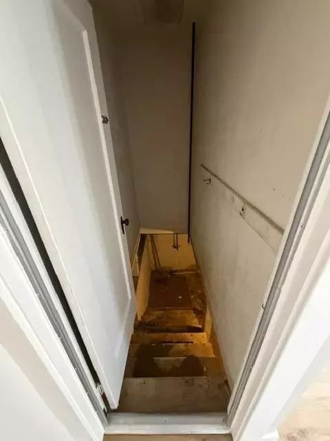 Entry Way - 470 Second St, Gustine, CA 95322 photo 2 of 7