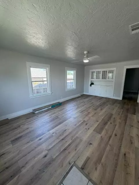 Living - 470 Second St, Gustine, CA 95322 photo 1 of 4
