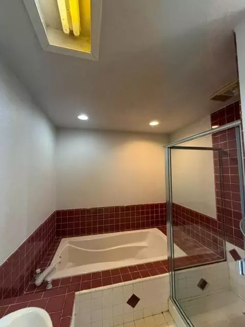 Bath - 470 Second St, Gustine, CA 95322 photo 8 of 12