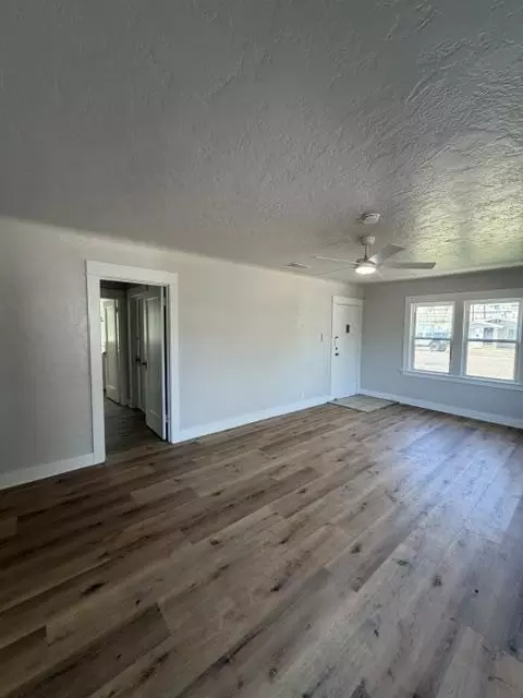 Living - 470 Second St, Gustine, CA 95322 photo 3 of 4
