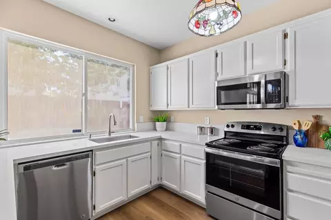 Kitchen - 94 Elysian Ct, Tracy, CA 95376 photo 3 of 5