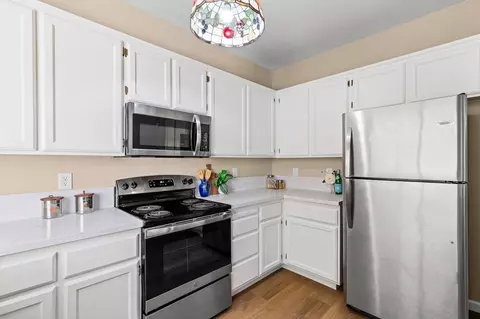 Kitchen - 94 Elysian Ct, Tracy, CA 95376 photo 2 of 5
