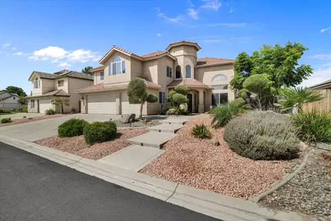 Exterior - 4610 Broadmore St, Chowchilla, CA 93610 photo 2 of 8