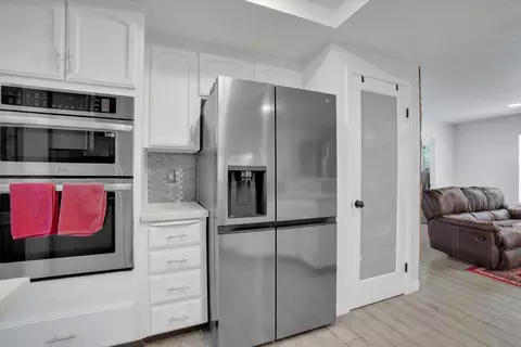 Kitchen - 4610 Broadmore St, Chowchilla, CA 93610 photo 2 of 3