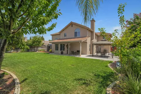 Exterior - 4610 Broadmore St, Chowchilla, CA 93610 photo 7 of 8