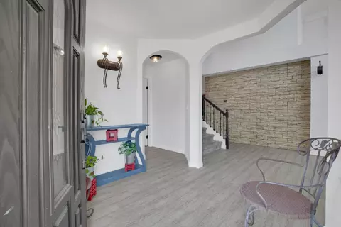 Entry Way - 4610 Broadmore St, Chowchilla, CA 93610 photo 1 of 4