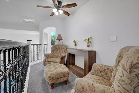 Entry Way - 4610 Broadmore St, Chowchilla, CA 93610 photo 2 of 4