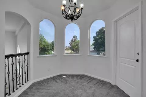 Entry Way - 4610 Broadmore St, Chowchilla, CA 93610 photo 4 of 4