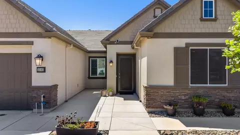 Exterior - 2505 Chrysler Ave, Manteca, CA 95337 photo 6 of 13