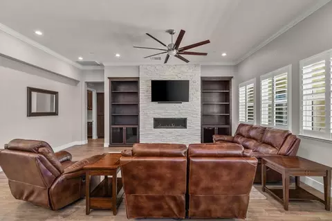 Living - 2505 Chrysler Ave, Manteca, CA 95337 photo 4 of 4
