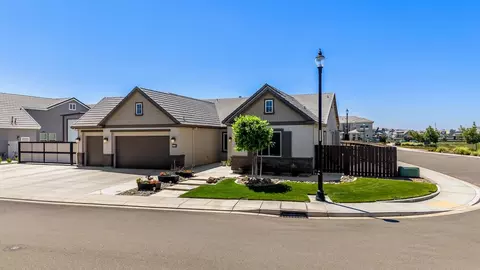 Exterior - 2505 Chrysler Ave, Manteca, CA 95337 photo 2 of 13