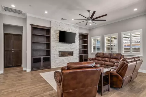 Living - 2505 Chrysler Ave, Manteca, CA 95337 photo 3 of 4