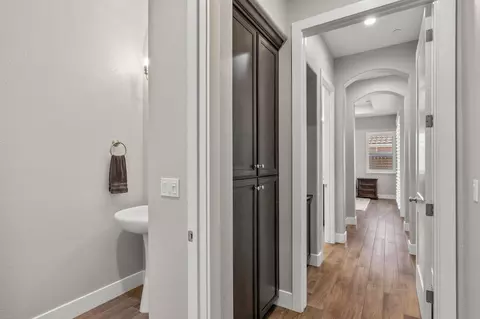 Entry Way - 2505 Chrysler Ave, Manteca, CA 95337 photo 4 of 7