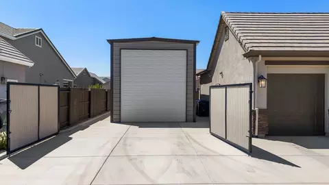 Exterior - 2505 Chrysler Ave, Manteca, CA 95337 photo 5 of 13