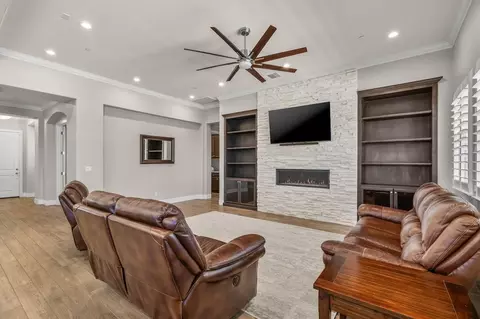 Living - 2505 Chrysler Ave, Manteca, CA 95337 photo 1 of 4