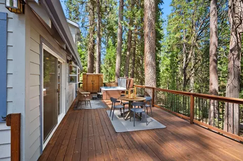 Exterior - 2601 Fairway Dr, Arnold, CA 95223 photo 7 of 20