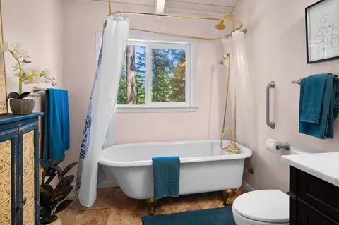 Bath - 2601 Fairway Dr, Arnold, CA 95223 photo 4 of 5