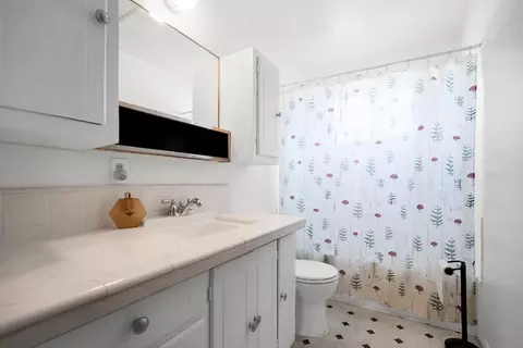 Bath - 3304 Mcgerry St, Modesto, CA 95355 photo 1 of 2