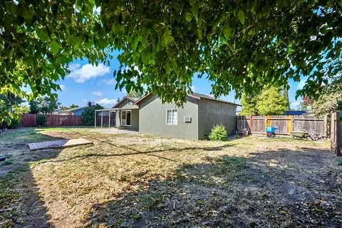 Exterior - 3304 Mcgerry St, Modesto, CA 95355 photo 4 of 5
