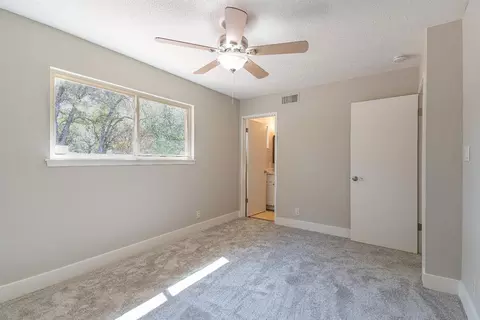 Bedroom - 6200 Green Valley Rd, Placerville, CA 95667 photo 2 of 10