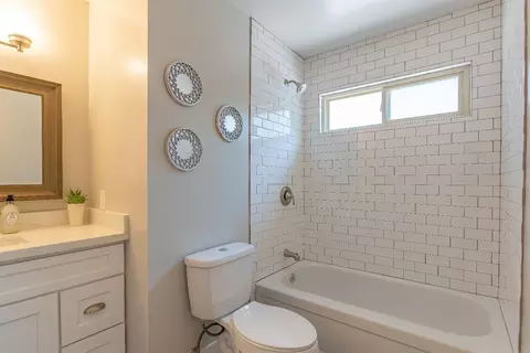 Bath - 6200 Green Valley Rd, Placerville, CA 95667 photo 2 of 5