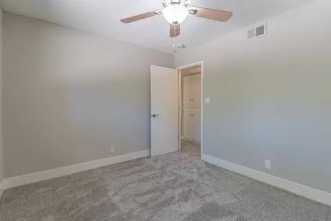 Bedroom - 6200 Green Valley Rd, Placerville, CA 95667 photo 6 of 10
