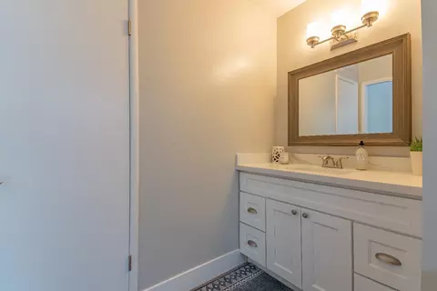 Bath - 6200 Green Valley Rd, Placerville, CA 95667 photo 3 of 5