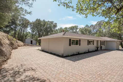 Exterior - 6200 Green Valley Rd, Placerville, CA 95667 photo 3 of 11